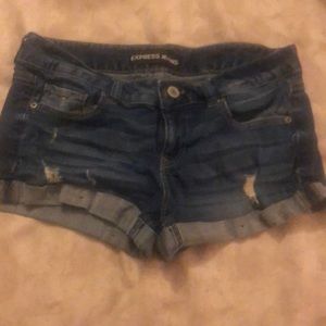 Express size 8 denim shorts
